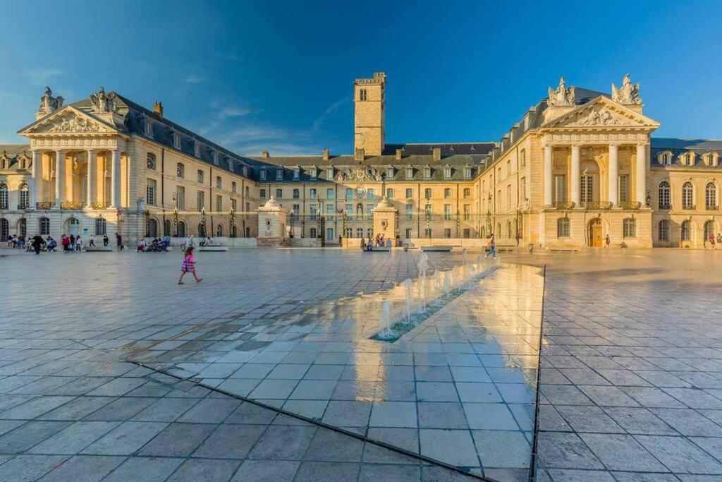 Le Jade : Au Coeur Du Centre Historique Lägenhet Dijon Exteriör bild